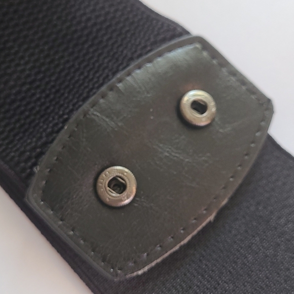 TRÏBE Flower accent elastic corset belt grey color NWT - Picture 2 of 3